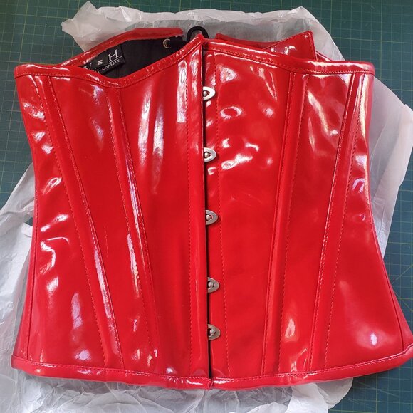 Red Pvc underbust corset - perfect for valentine's ❤️ - Picture 4 of 4